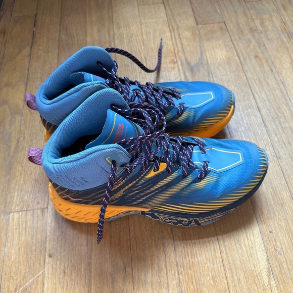 Hoka Speedgoat Mid 2 GTX Trail Boot Women's size 9 - Picture 3 of 4